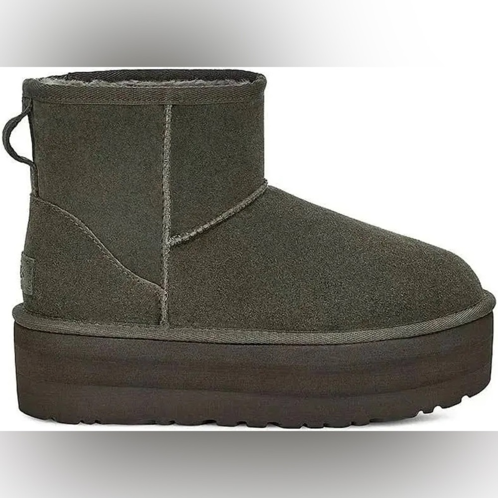 Ugg Women’s Mini Platform Boot in Forest Night